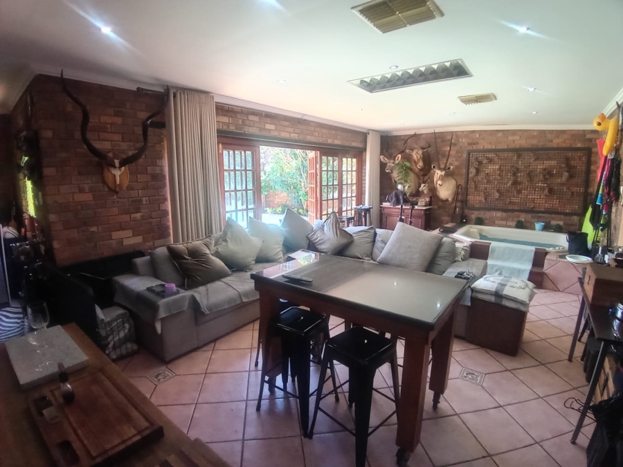 To Let 4 Bedroom Property for Rent in Geelhoutpark North West